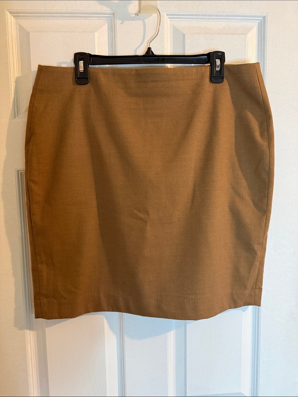 Banana Republic Classic Camel Pencil Skirt - 14